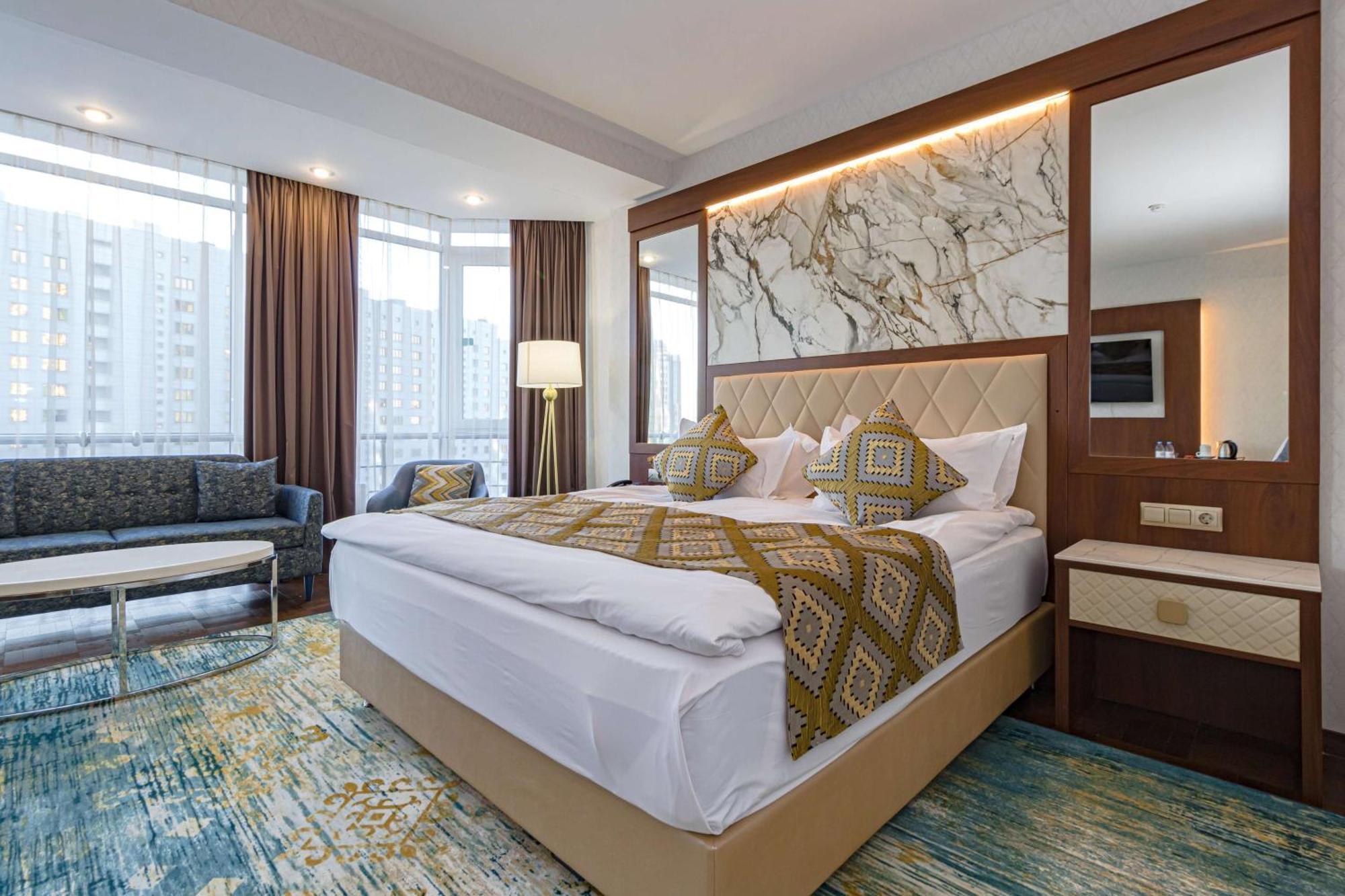Western Hotel 4*